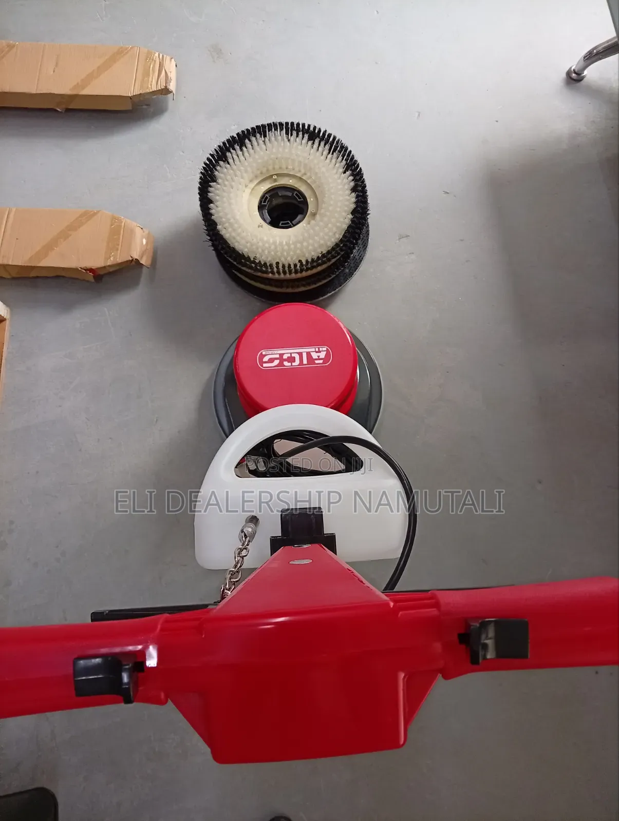 Low Consumption Power Floor Scrubber Machine Three Brushes