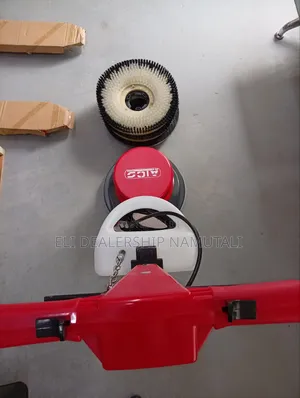 Low Consumption Power Floor Scrubber Machine Three Brushes