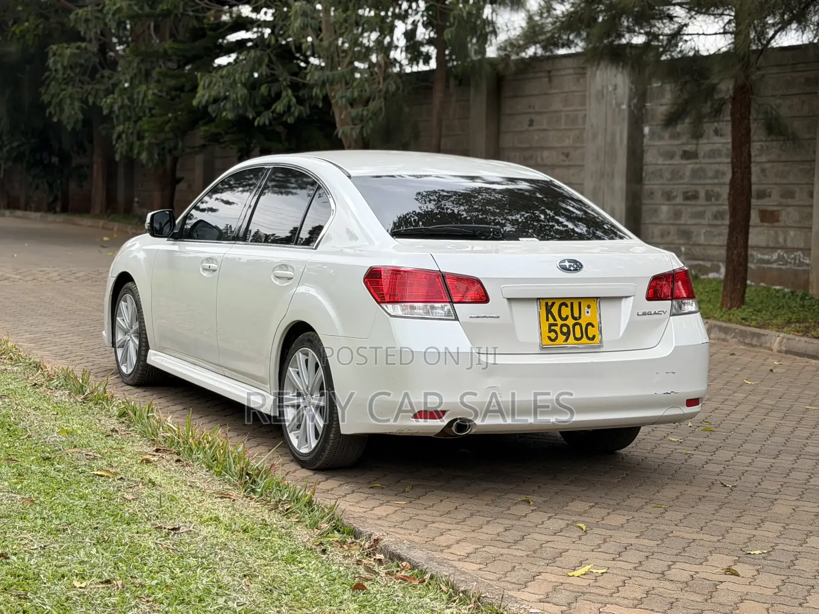 Subaru Legacy 2012 White