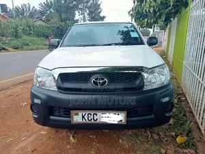 Toyota Hilux 2008 White