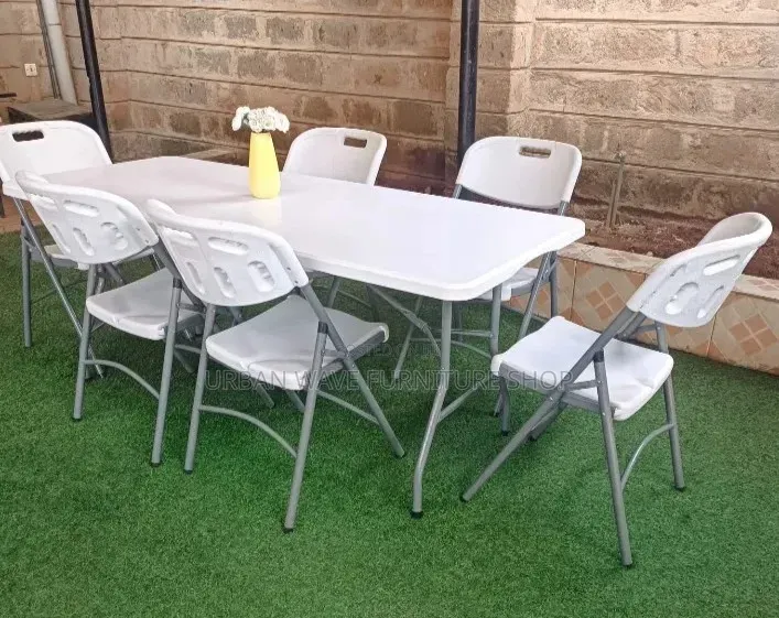 White Foldable Training Tables and Foldable Chairs