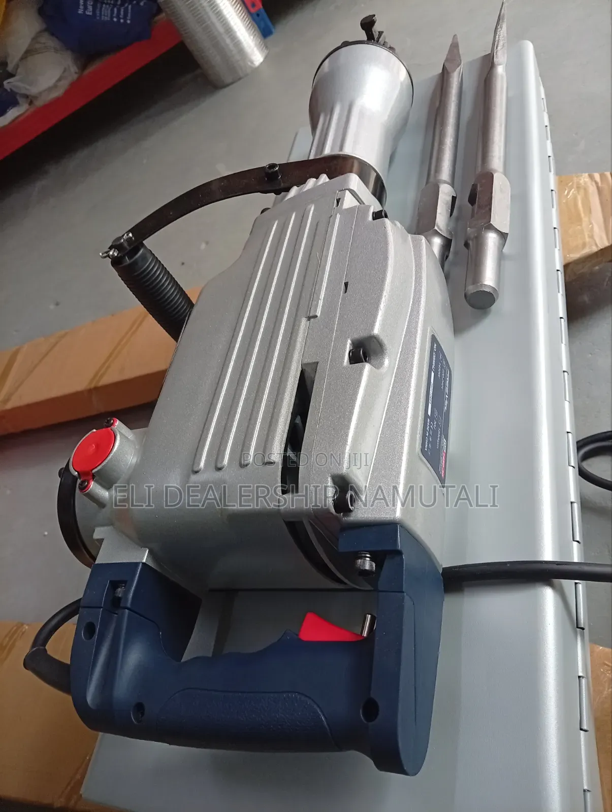 Freevel 1450w Concrete Demolition Machine With Pointed Flat Chisels