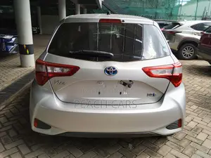 Toyota Vitz 2018 White