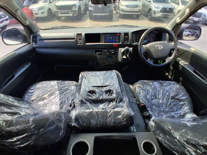 Toyota Grand HiAce 2019
