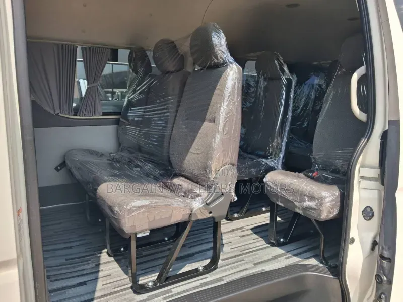 Toyota Grand HiAce 2019
