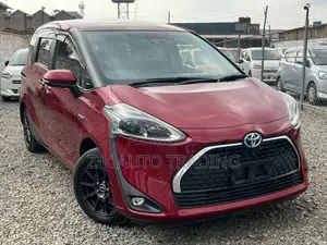 Toyota Sienta 2019 Red