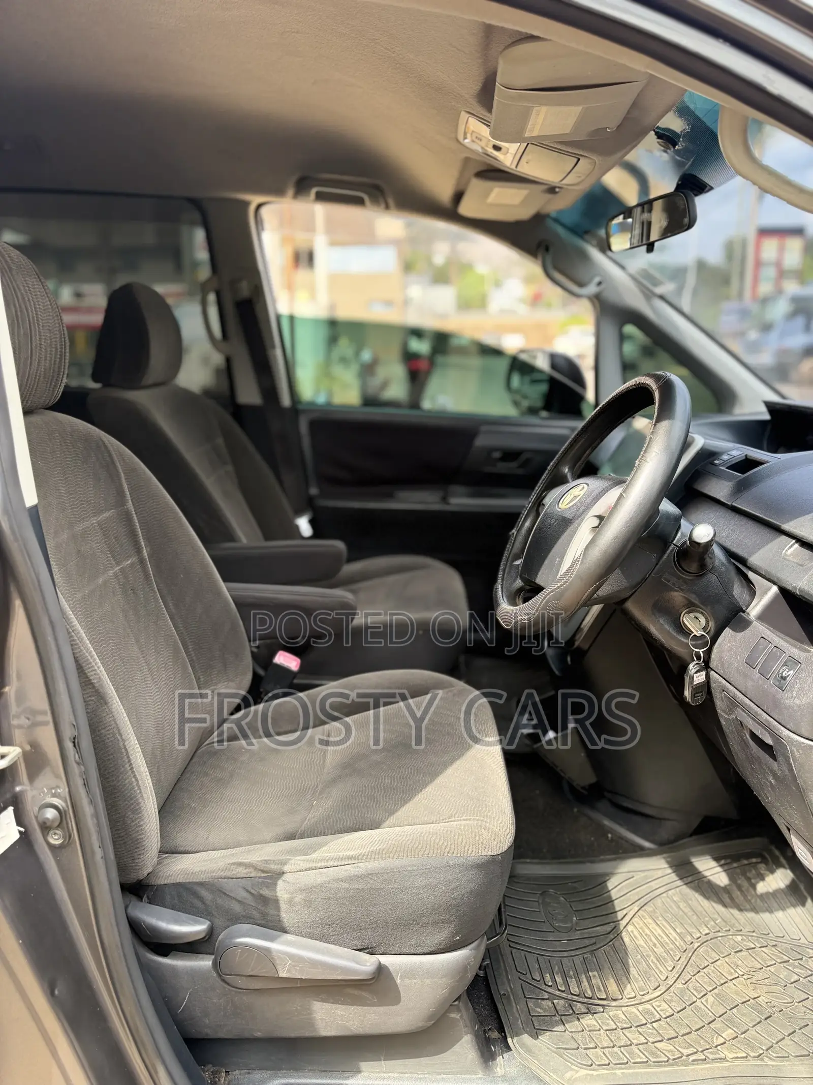 Toyota Noah 2012 Gray