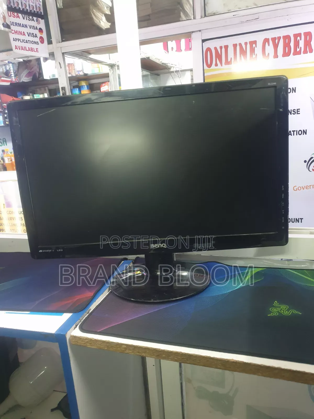 Benq 22 Inches