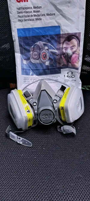 A Complete 3m Half Face Respirator Mask 6200 Series