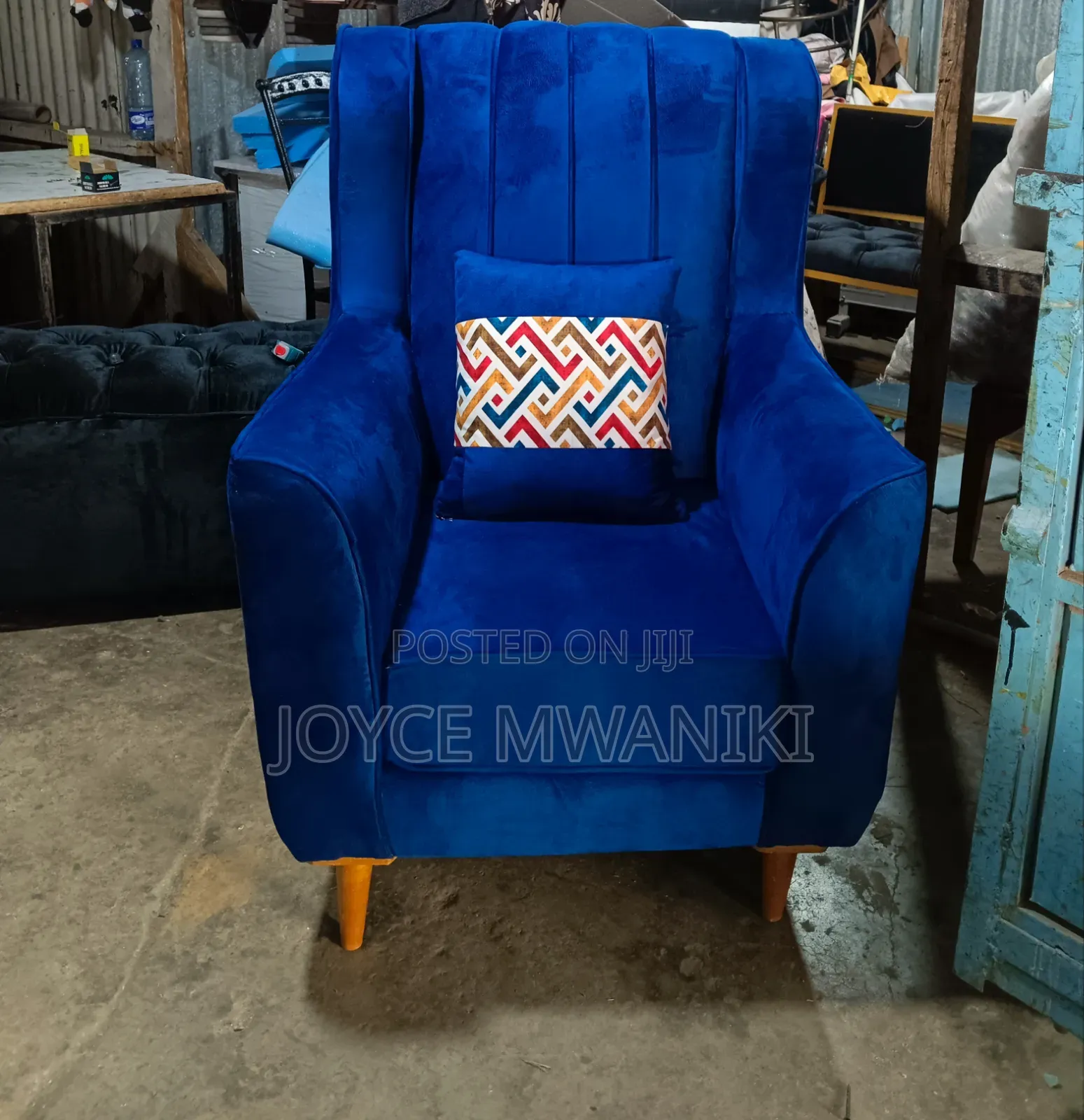 King Chair Blue With a Pillow 
