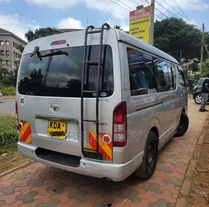 Toyota HiAce 2014 Silver