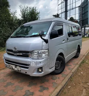 Toyota HiAce 2014 Silver