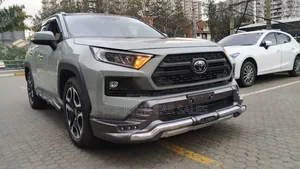 Toyota RAV4 Adventure 2019 Green