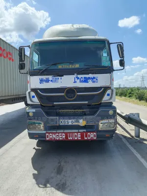 Flat Beds Trailer Available for Bulky Transport Services