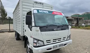 Clean Isuzu Npr