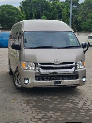 Toyota HiAce 2021 Gold