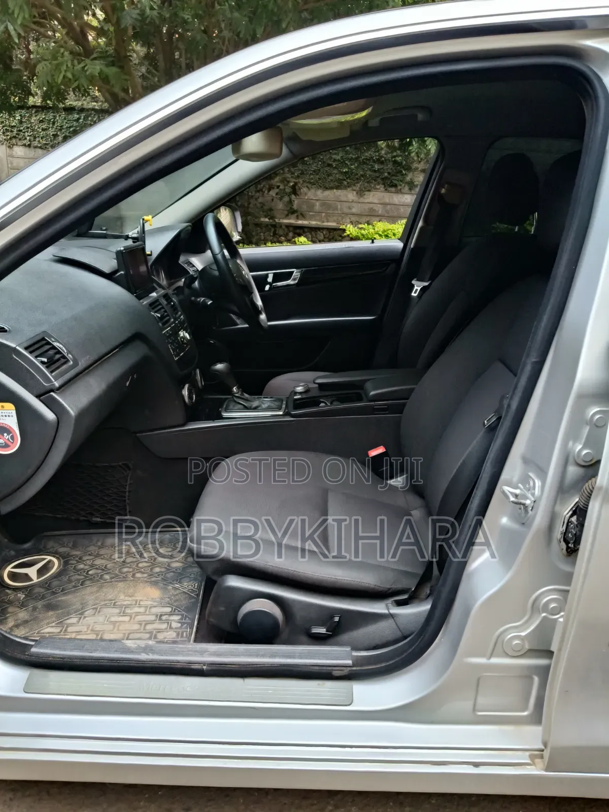 Mercedes-Benz C200 2010 Silver