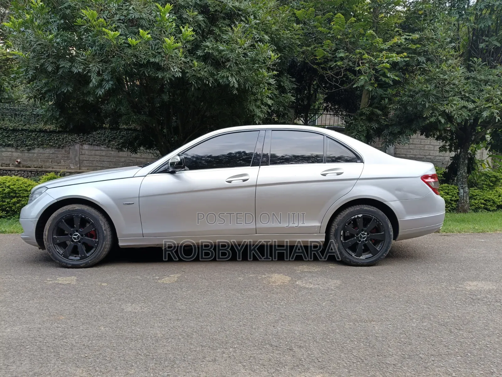 Mercedes-Benz C200 2010 Silver