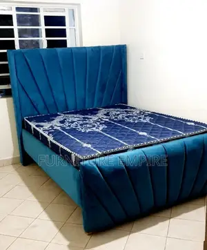 4 by 6 Chester Bed With Tufted Upholstery