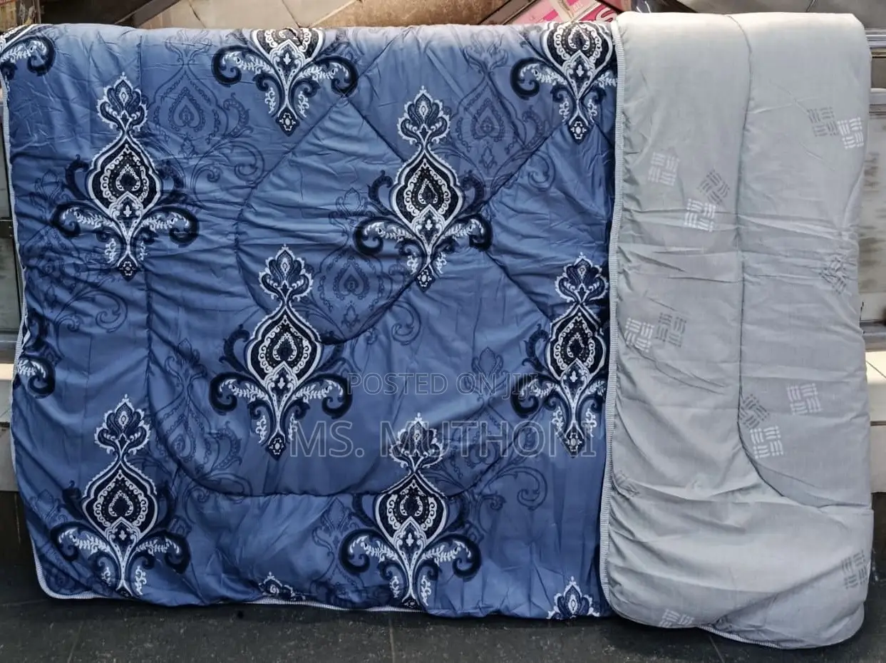 Blue and Grey Patterned Duvet Set Ft a Reversible Design