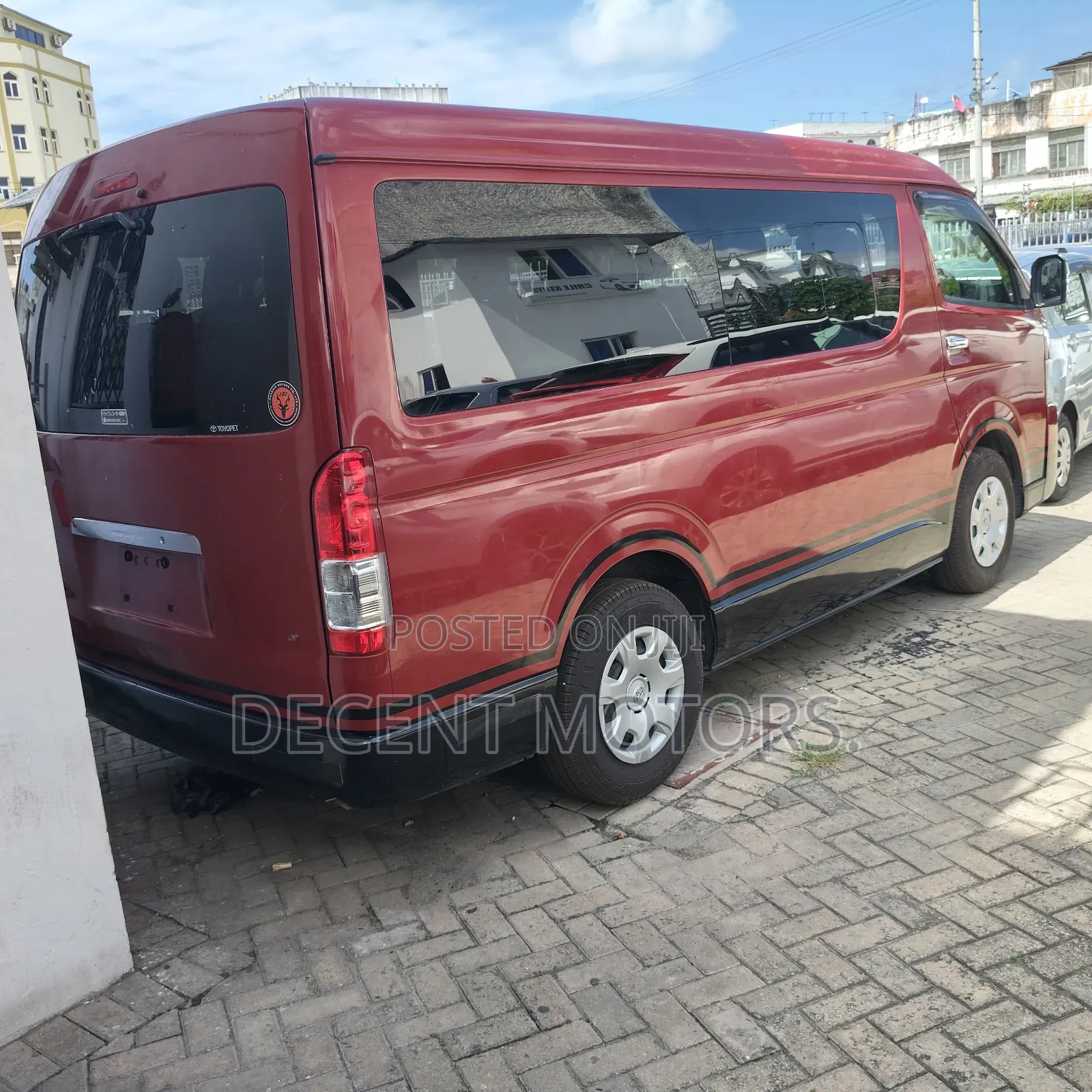Toyota HiAce 2019 Red