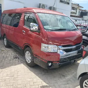 Toyota HiAce 2019 Red
