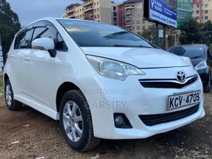 Toyota Ractis 2012 Pearl