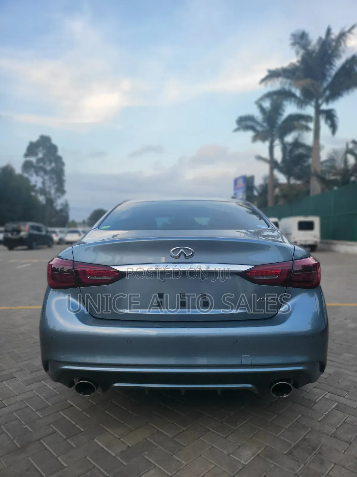 Nissan Skyline 2018 Blue