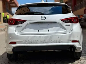 Mazda Axela 2018 Pearl