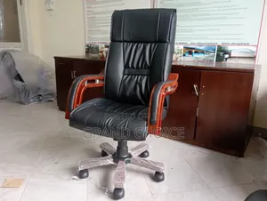 Executive Office Chair With Wooden Hand and Starbase