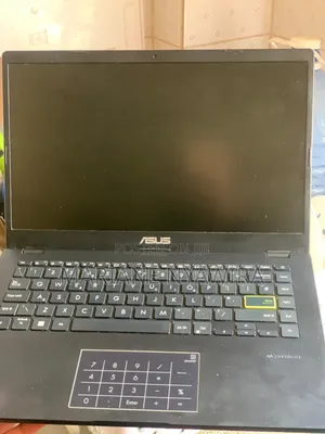 Laptop Asus ASUSPRO B9440UA 4GB Intel Celeron SSD 128GB