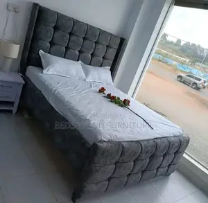5 by 6 Chester Bed – Tufted Gray Elegance