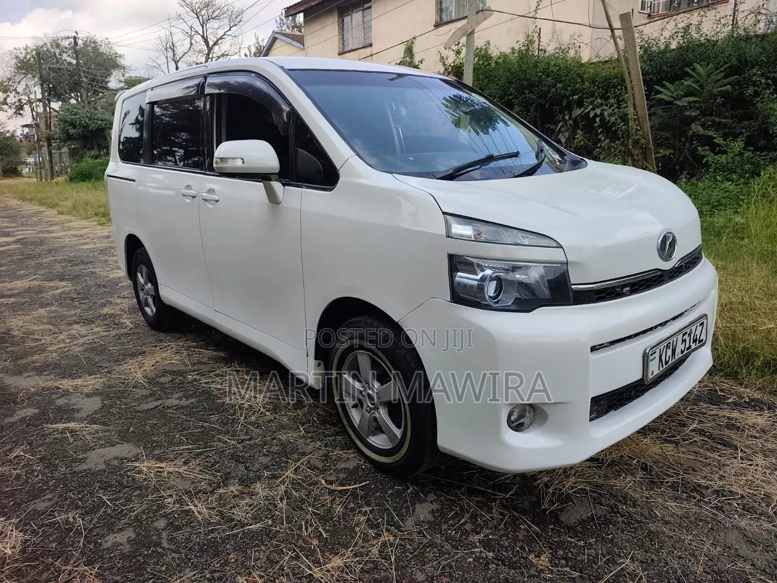 Toyota Voxy 2012 White