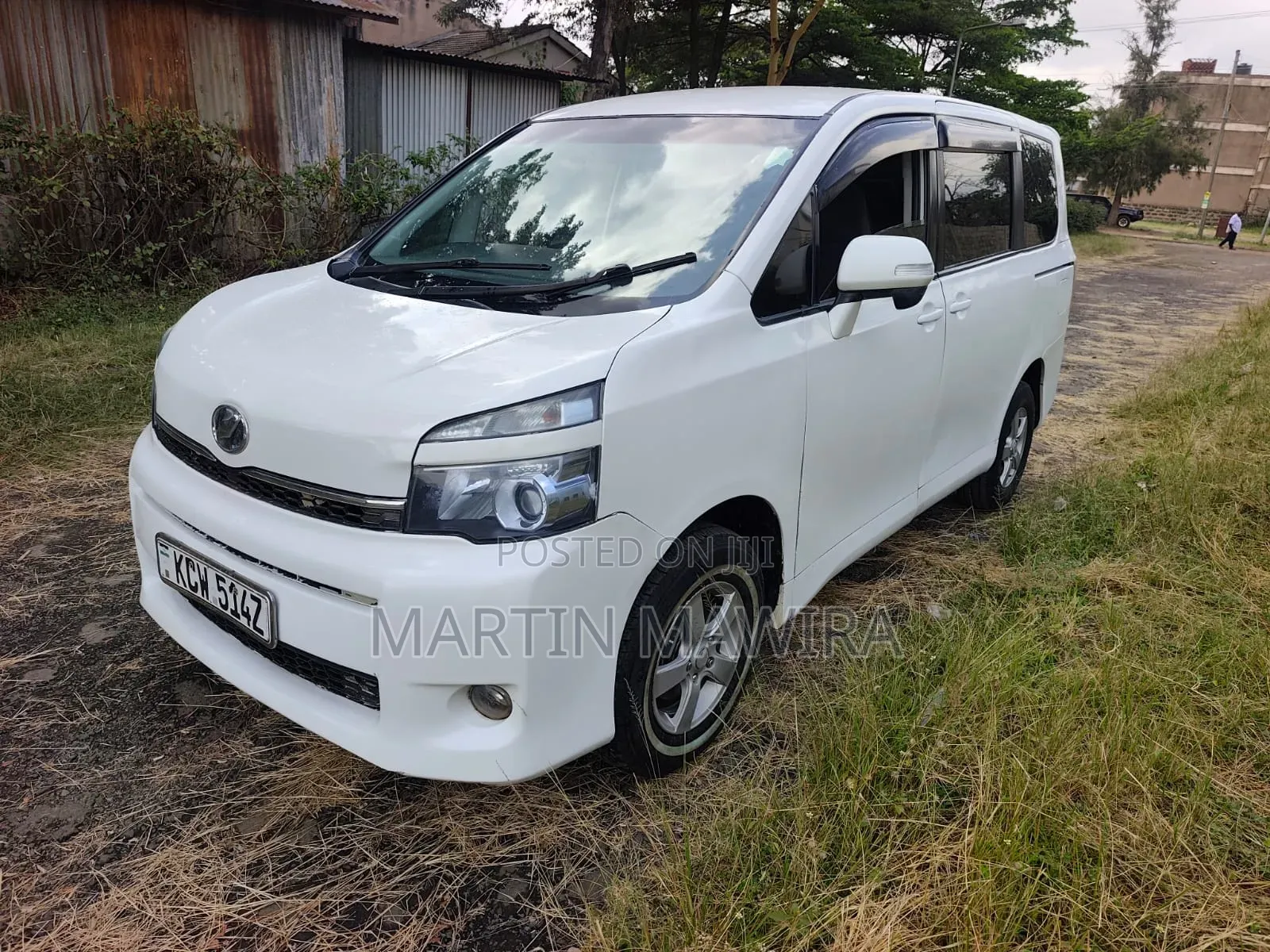 Toyota Voxy 2012 White