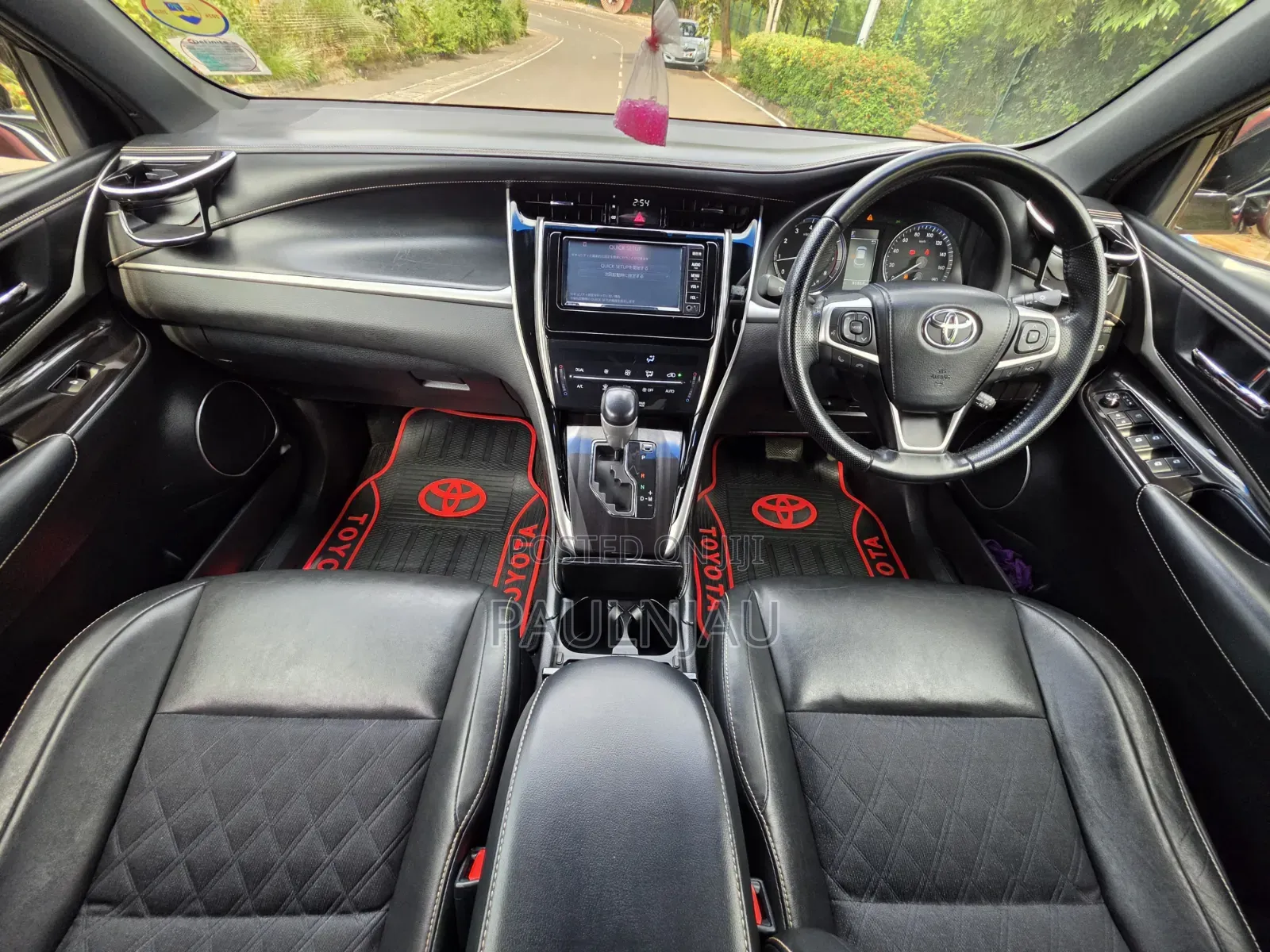 Toyota Harrier 2017