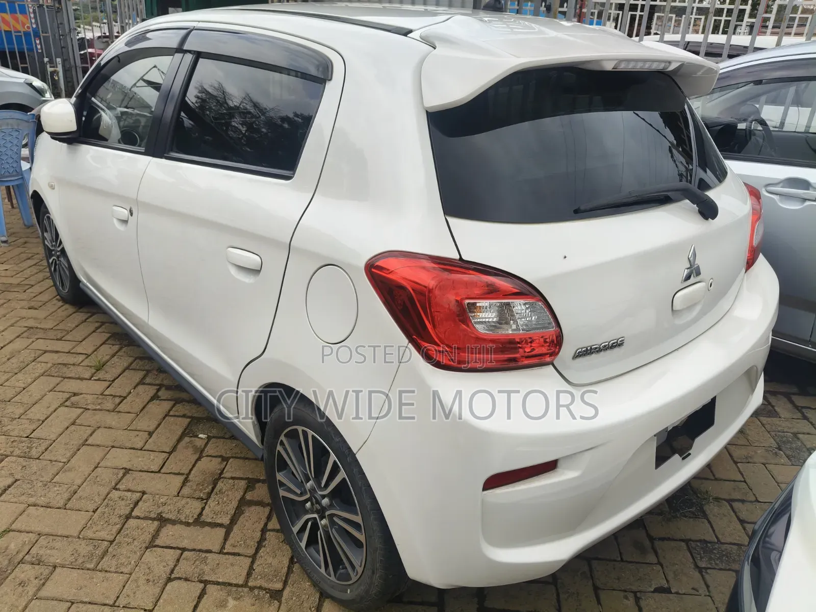 Mitsubishi Mirage ES 2017 White