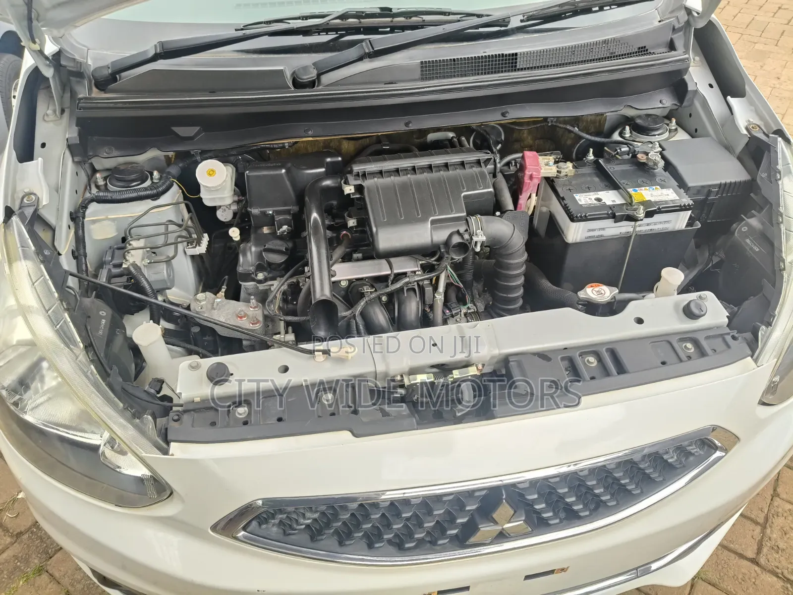 Mitsubishi Mirage ES 2017 White