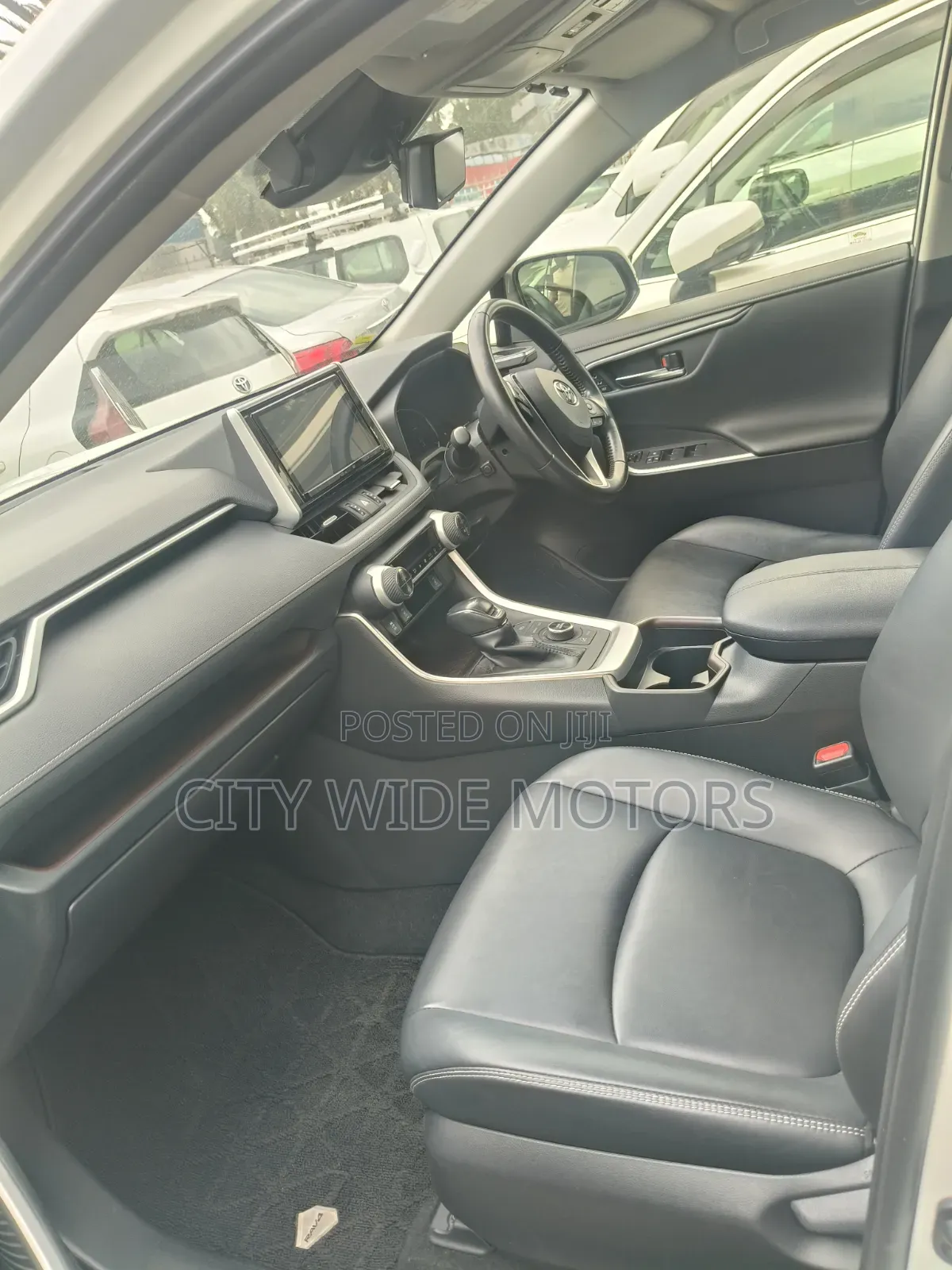 Toyota RAV4 Limited AWD 2019 White