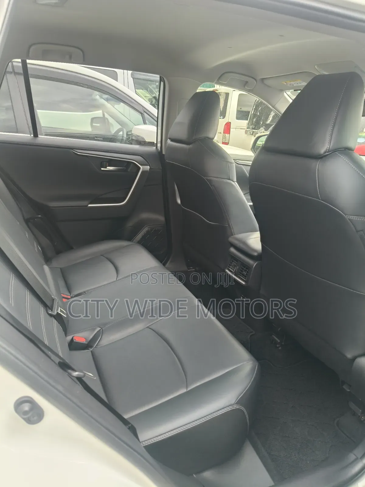 Toyota RAV4 Limited AWD 2019 White