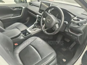 Toyota RAV4 Limited AWD 2019 White