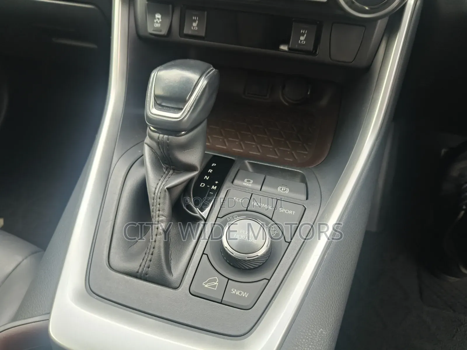 Toyota RAV4 Limited AWD 2019 White