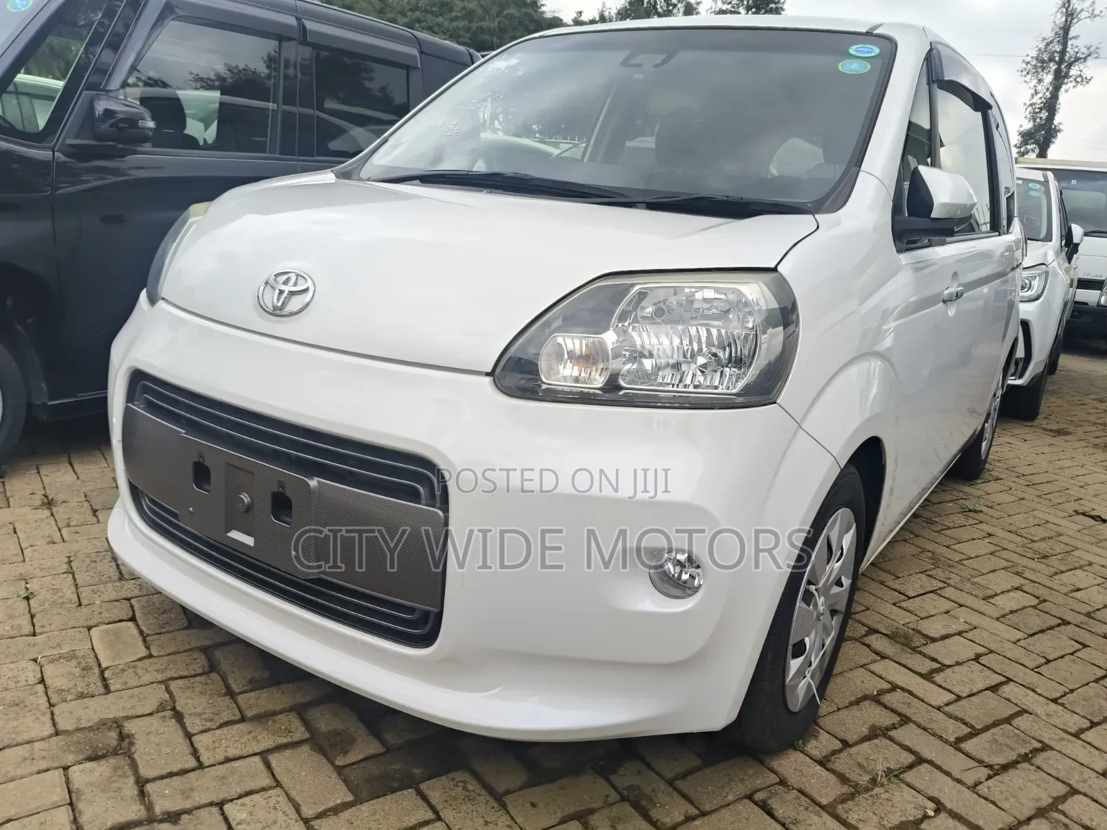 Toyota Porte 2019 White