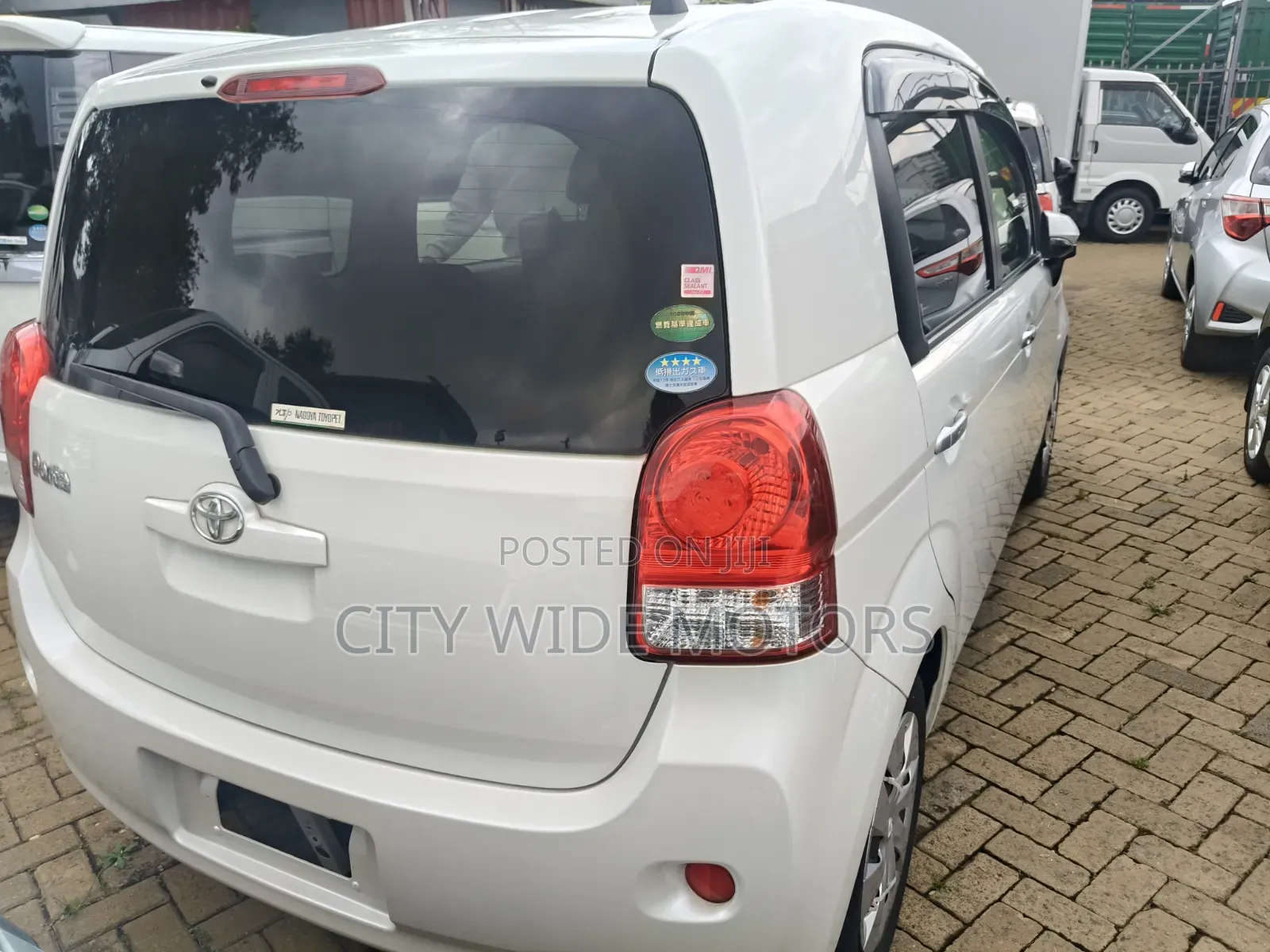 Toyota Porte 2019 White
