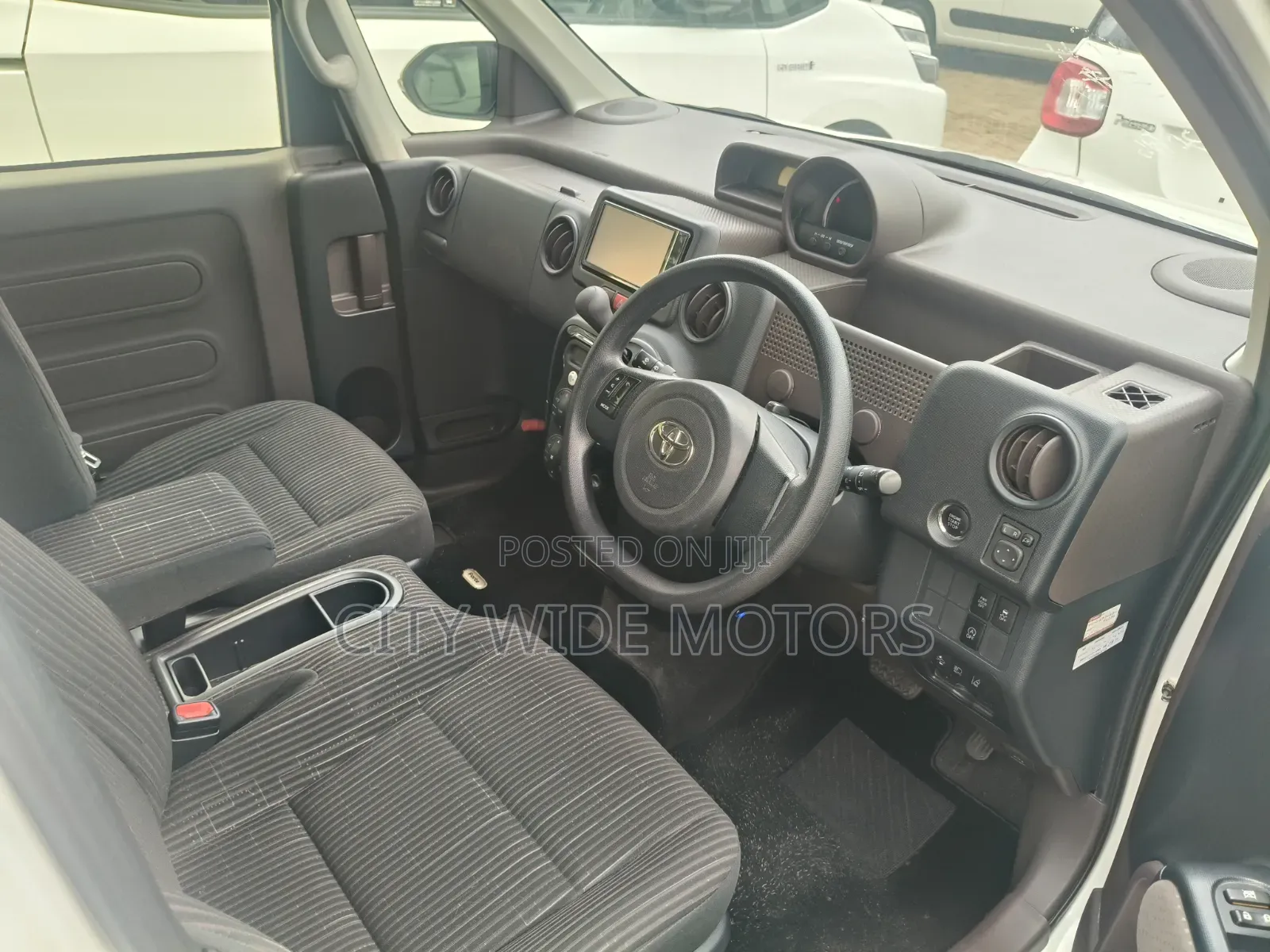 Toyota Porte 2019 White