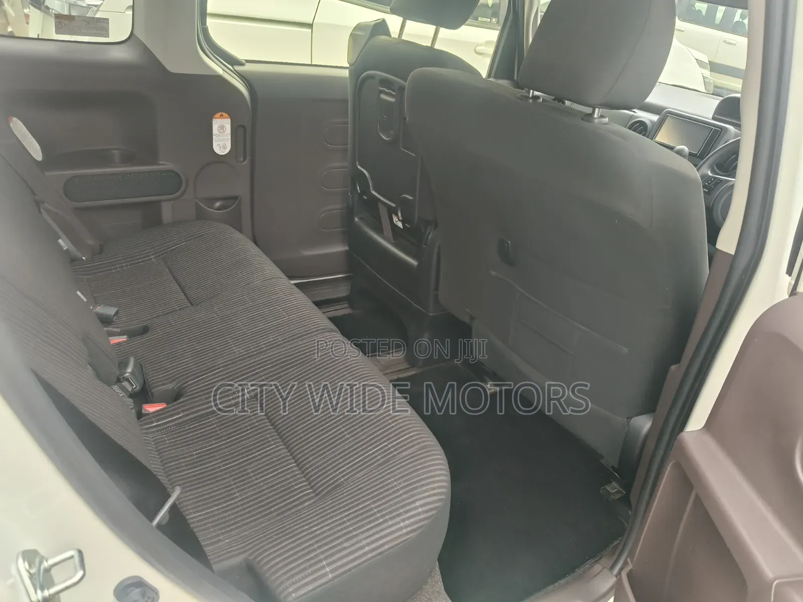 Toyota Porte 2019 White