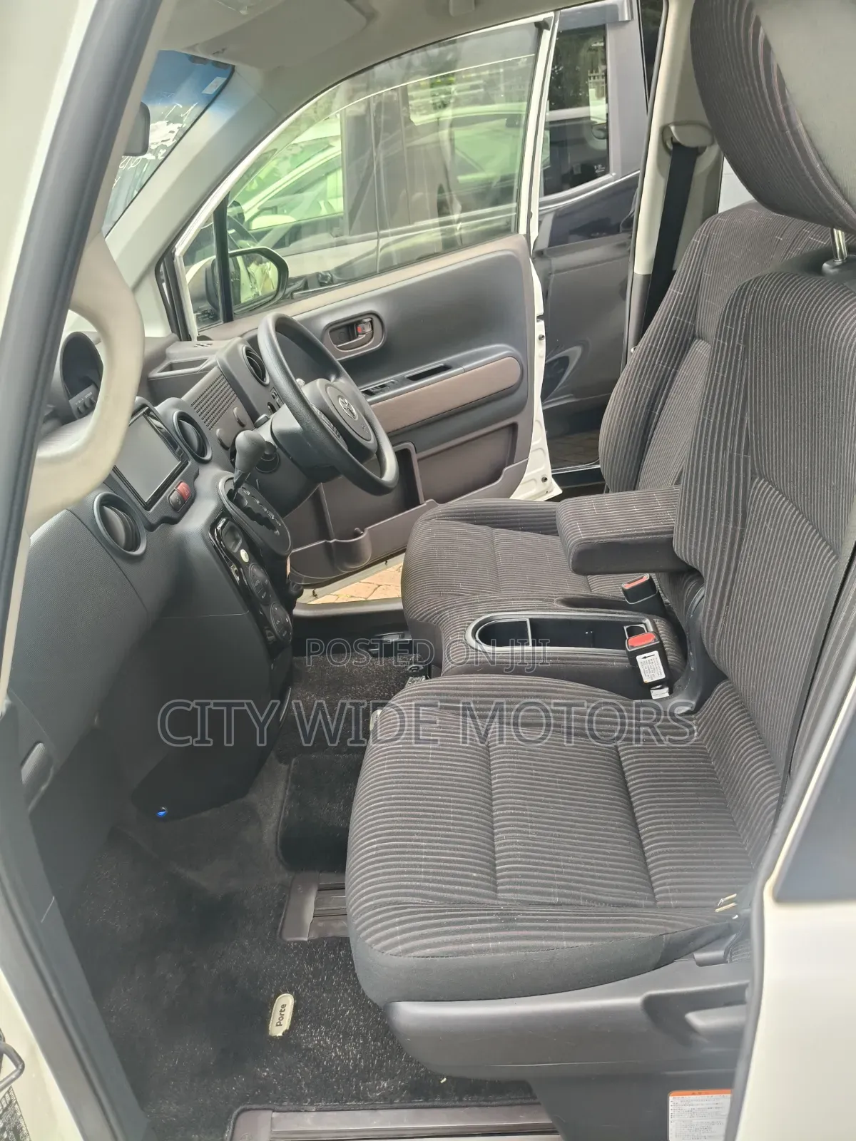 Toyota Porte 2019 White