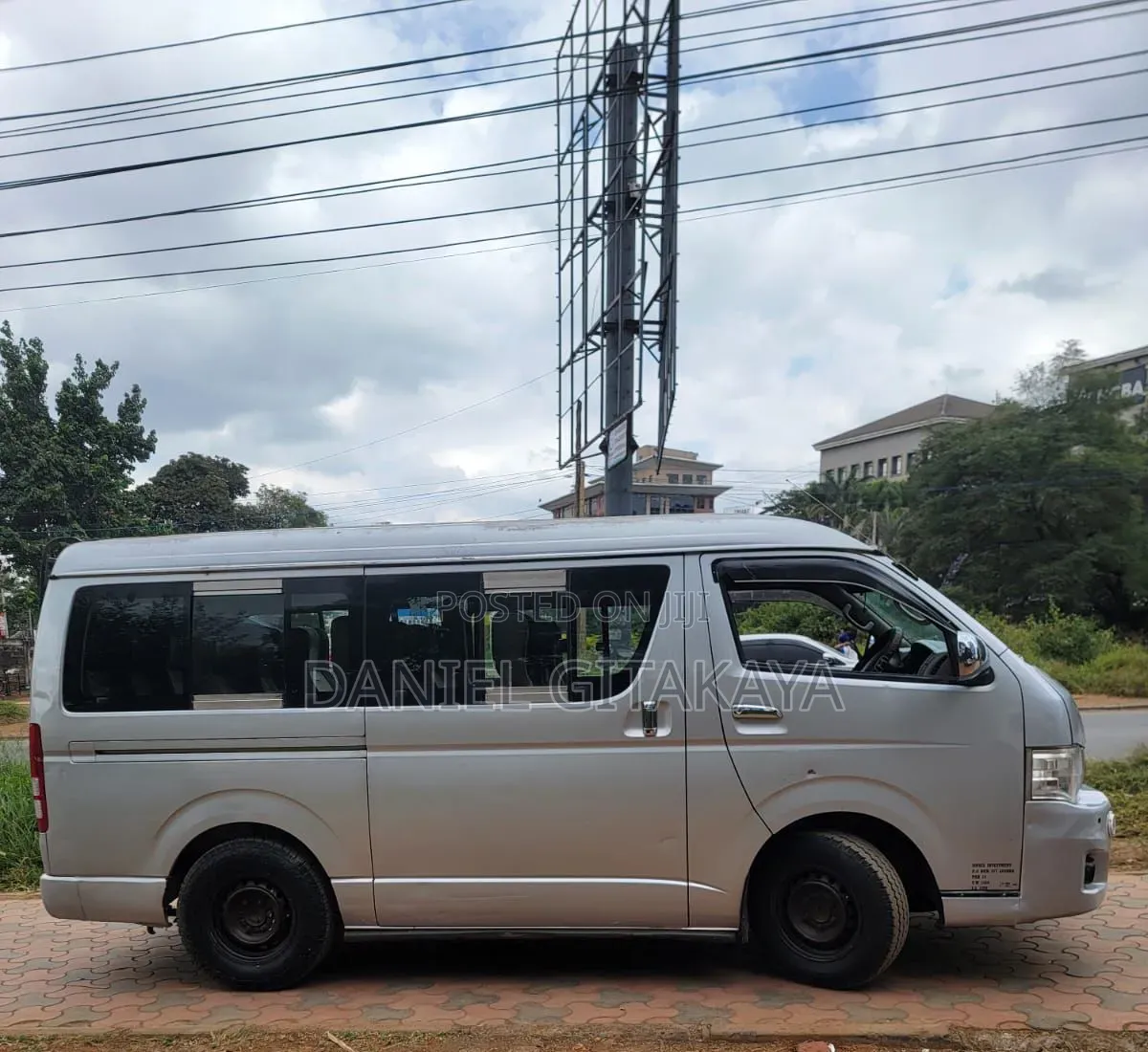 Toyota HiAce 2014 Silver