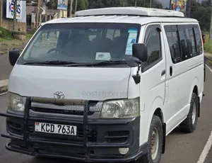 Toyota HiAce 2007 White