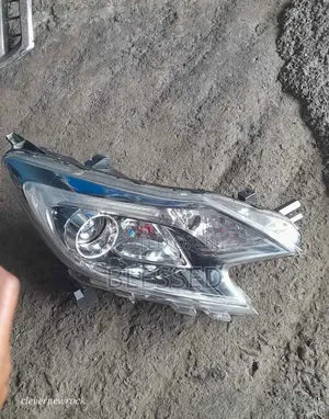 Nissan Note Headlight