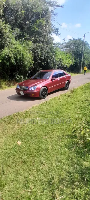 Mercedes-Benz E200 2004 Maroon